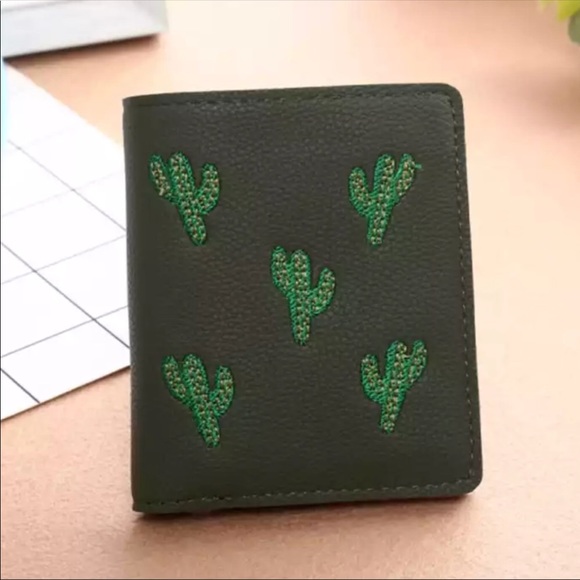 Cactus Print B-Fold Vegan Leather Wallet - Picture 5 of 8